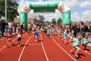 Lees meer over het artikel 30e Scholierenveldloop 5 Juni atletiekbaan Ruyghweg